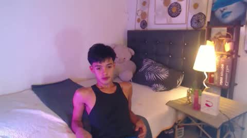 Snapshot of _robinmartinxx chatting on March 12, 12:57 pm _robinmartinxx online show from March 12, 12:57 pm