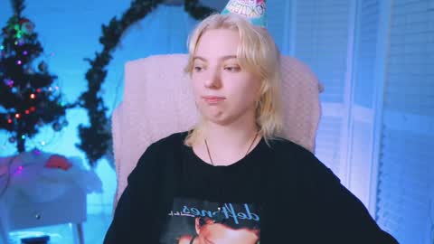 Snapshot of _rockstone_ chatting on December 22, 10:28 am Rock stone online show from December 22, 10:28 am