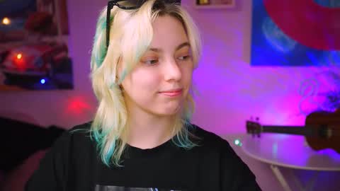 Snapshot of _rockstone_ chatting on February 17, 2:15 pm Rock stone online show from February 17, 2:15 pm