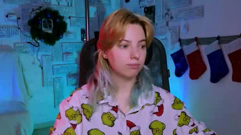 Snapshot of _rockstone_ chatting on December 17, 8:20 am Rock stone online show from December 17, 8:20 am