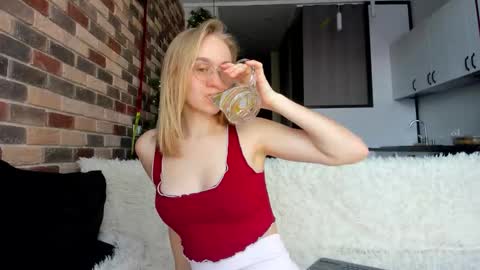 Snapshot of _ruby_kim chatting on December 19, 11:06 am Ruby online show from December 19, 11:06 am