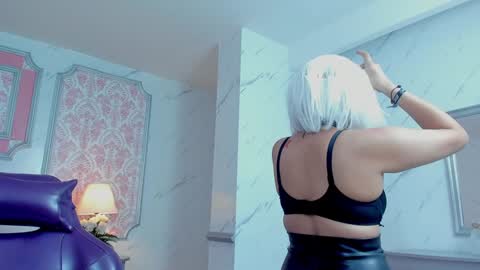     1430  2100  -5  online show from December 6, 8:29 pm