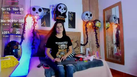 SAMANTHA FOX online show from October 10, 11:31 am