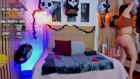 SAMANTHA FOX online show from October 30, 9:44 am