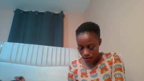 _sassydiva_ online show from November 19, 11:32 am