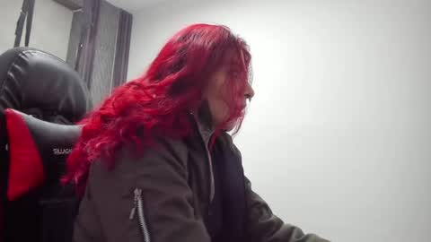 Snapshot of _selene_red chatting on May 13, 1:14 am Selene online show from May 13, 1:14 am