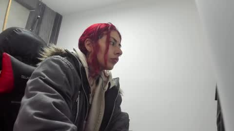 Snapshot of _selene_red chatting on June 4, 1:11 am Selene online show from June 4, 1:11 am