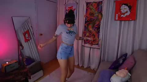 Laura online show from July 22, 4:15 am