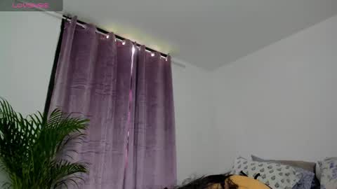 Snapshot of _sexy_star_ chatting on February 22, 9:04 pm E T H A N S T A R online show from February 22, 9:04 pm