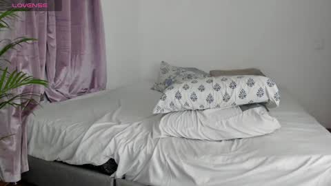 Snapshot of _sexy_star_ chatting on March 12, 3:57 am E T H A N S T A R online show from March 12, 3:57 am
