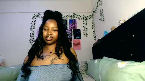 Snapshot of _sexysquirter chatting on June 25, 9:30 pm _sexysquirter online show from June 25, 9:30 pm