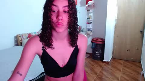 _shanellxxx online show from May 5, 10:07 pm