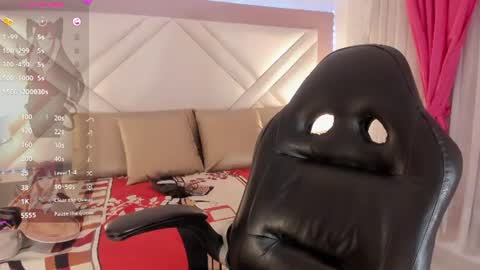 Snapshot of _shayra_ chatting on August 4, 11:35 am Shayra online show from August 4, 11:35 am