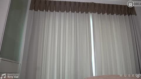 Snapshot of _sirine_ chatting on January 23, 6:49 am Marinette online show from January 23, 6:49 am