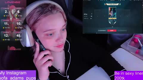 Snapshot of _sofia_adam_ chatting on May 16, 6:21 am pups online show from May 16, 6:21 am