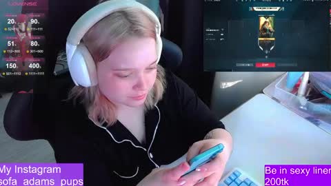 Snapshot of _sofia_adam_ chatting on May 21, 11:06 am pups online show from May 21, 11:06 am