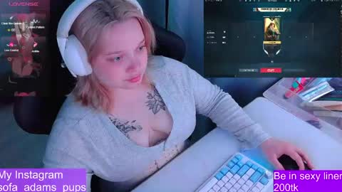 Snapshot of _sofia_adam_ chatting on May 27, 8:00 am pups online show from May 27, 8:00 am