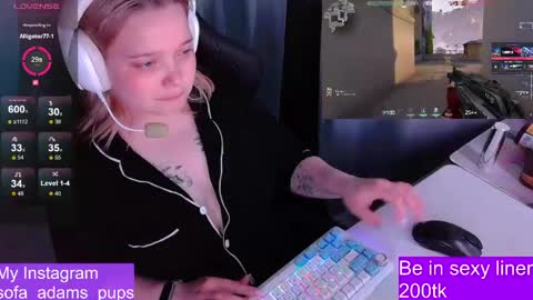 Snapshot of _sofia_adam_ chatting on June 10, 6:12 am pups online show from June 10, 6:12 am