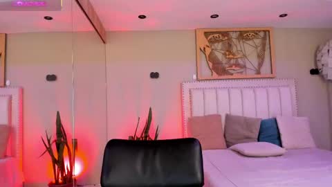    640  200   online show from September 29, 7:19 pm