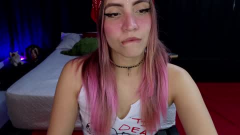 Snapshot of _sofiapink chatting on December 1, 10:53 pm Sofia online show from December 1, 10:53 pm