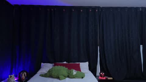 Snapshot of _sofiapink chatting on December 2, 1:58 am Sofia online show from December 2, 1:58 am