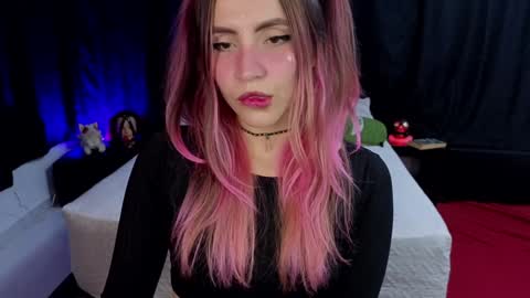 Snapshot of _sofiapink chatting on December 4, 12:08 am Sofia online show from December 4, 12:08 am