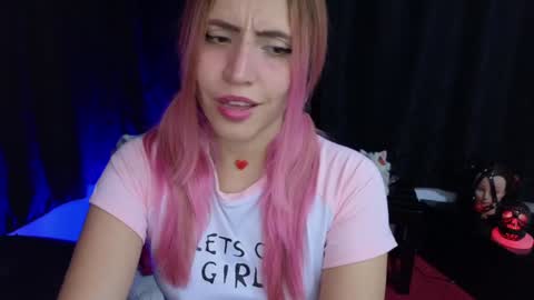 Snapshot of _sofiapink chatting on February 9, 3:32 am Sofia online show from February 9, 3:32 am