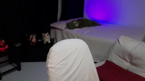 Snapshot of _sofiapink chatting on February 13, 2:01 am Sofia online show from February 13, 2:01 am