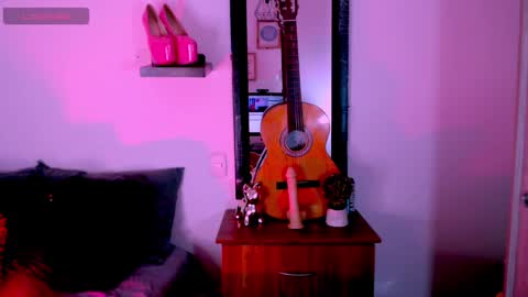 Snapshot of _sofiluna chatting on December 6, 3:22 pm SofiLuna online show from December 6, 3:22 pm