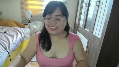 Snapshot of _soleil4u chatting on February 20, 6:19 am Anya online show from February 20, 6:19 am