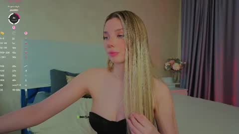 Sophie online show from July 19, 7:17 pm