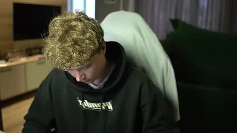 Snapshot of _sopranos_ chatting on February 6, 12:08 pm OLIVERpvt is open online show from February 6, 12:08 pm