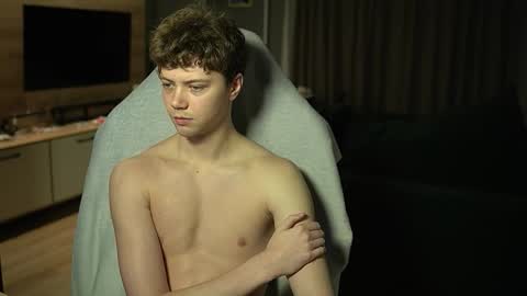 Snapshot of _sopranos_ chatting on February 14, 3:03 am OLIVERpvt is open online show from February 14, 3:03 am