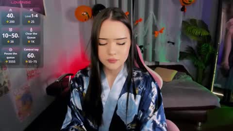 Snapshot of _spicygirl chatting on October 30, 8:42 pm Brittany online show from October 30, 8:42 pm