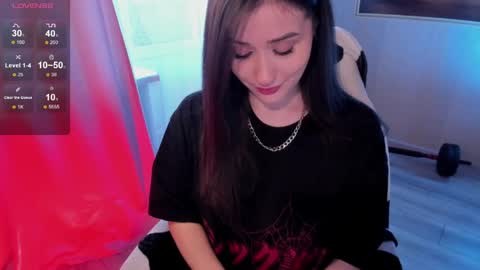 _sserendipityy_ online show from March 6, 11:28 am