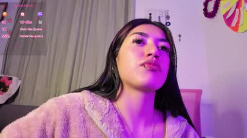 Snapshot of _strawberrycream chatting on September 25, 2:59 am Angela online show from September 25, 2:59 am