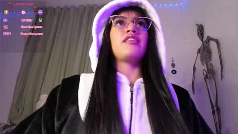 Snapshot of _strawberrycream chatting on October 29, 2:47 am Angela online show from October 29, 2:47 am