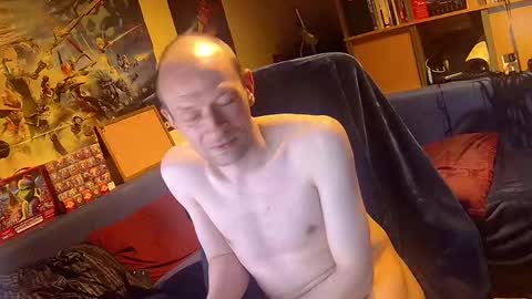 Snapshot of _svenerd_____ chatting on April 25, 12:02 am _svenerd_____ online show from April 25, 12:02 am