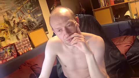 Snapshot of _svenerd_____ chatting on April 28, 2:27 am _svenerd_____ online show from April 28, 2:27 am