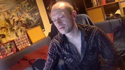 Snapshot of _svenerd_____ chatting on May 3, 7:42 pm _svenerd_____ online show from May 3, 7:42 pm