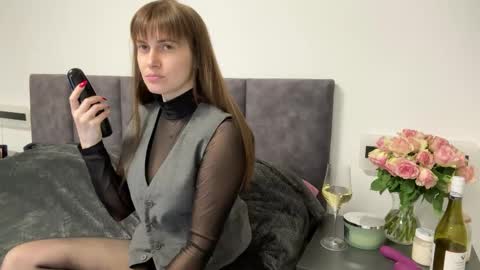 Snapshot of _sweet_lora chatting on December 20, 11:28 am You can call me Lora online show from December 20, 11:28 am