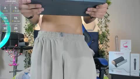 Snapshot of _taylor_black chatting on November 11, 9:48 pm Taylor online show from November 11, 9:48 pm