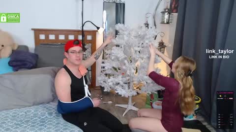 Link Taylor online show from December 27, 10:59 pm