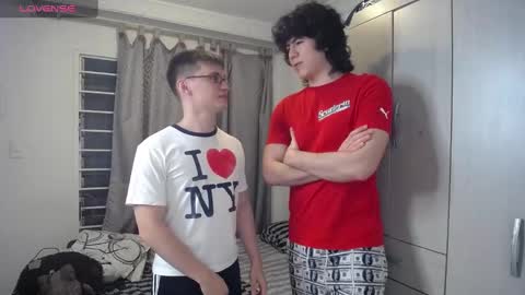 Snapshot of _the_neighbors chatting on January 24, 12:52 am Scot y Patrick online show from January 24, 12:52 am