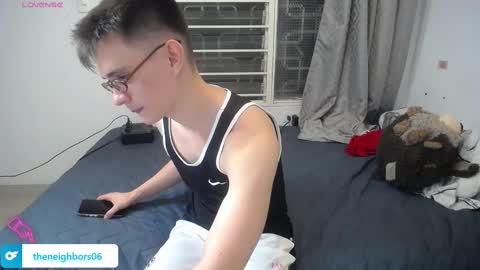 Snapshot of _the_neighbors chatting on February 24, 1:46 am Scot y Patrick online show from February 24, 1:46 am