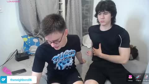 Snapshot of _the_neighbors chatting on March 7, 1:09 am Scot y Patrick online show from March 7, 1:09 am