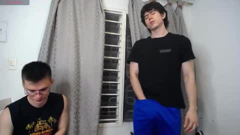 Snapshot of _the_neighbors chatting on September 27, 12:48 am Scot y Patrick online show from September 27, 12:48 am