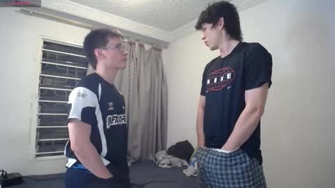 Snapshot of _the_neighbors chatting on November 13, 11:58 pm Scot y Patrick online show from November 13, 11:58 pm