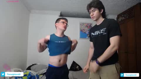 Snapshot of _the_neighbors chatting on December 18, 11:55 pm Scot y Patrick online show from December 18, 11:55 pm