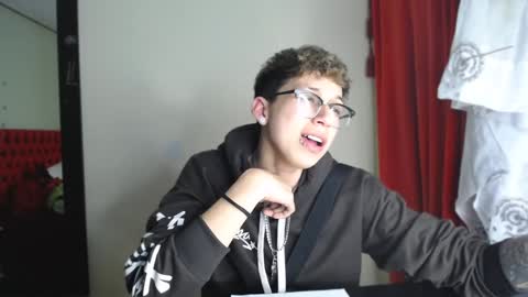 Thomas online show from December 24, 2:32 am